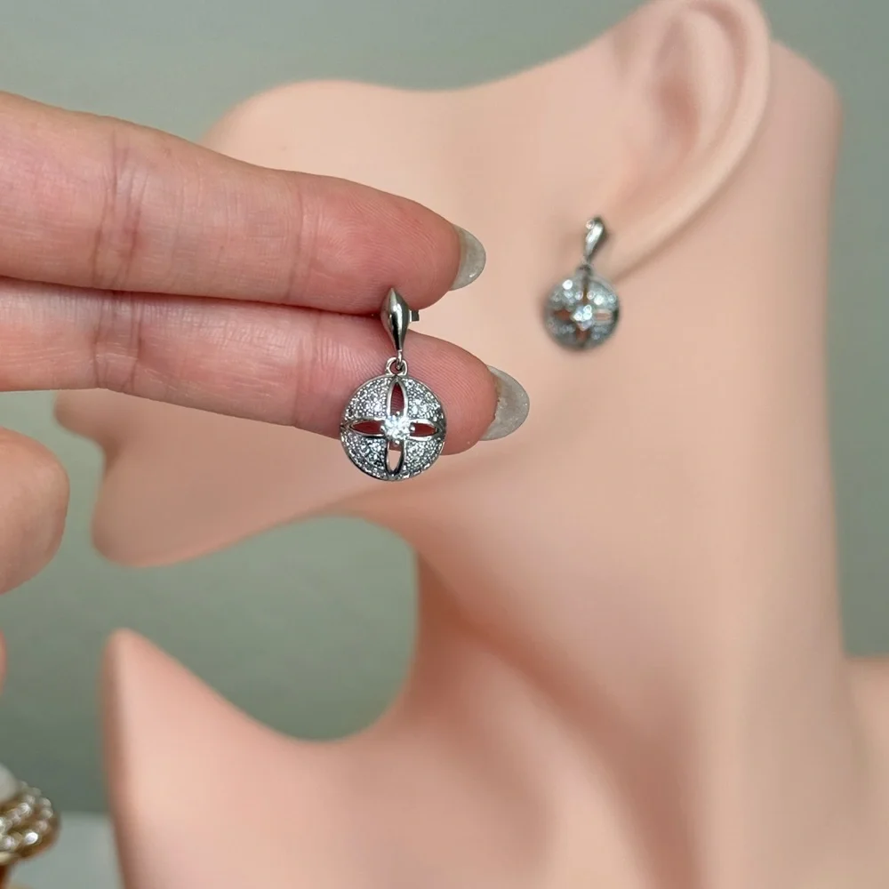 ⚜️ Elegant Silver Drop Earrings - Picture 4 of 7